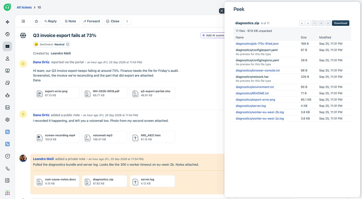 Un archivo ZIP abierto en el visor de Peek, con once archivos, su tamaño y su fecha; los que Peek puede previsualizar aparecen como enlaces.