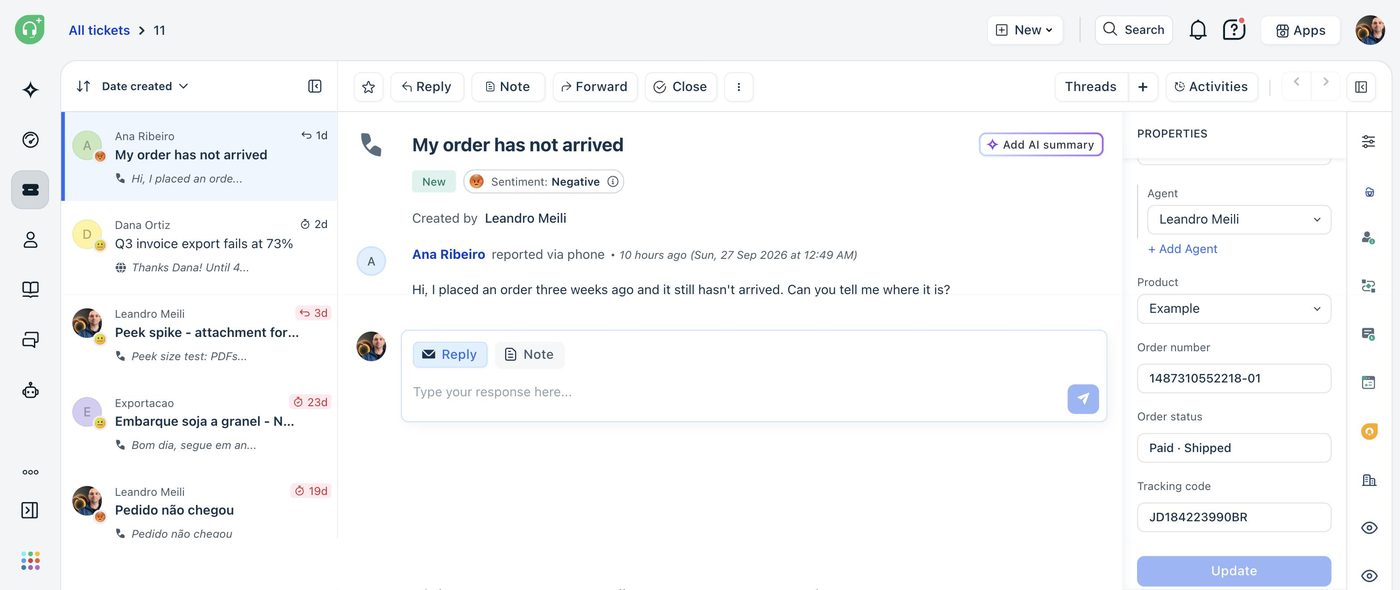 The Freshdesk ticket properties panel with the custom fields for order number, order status and tracking code filled in by the app.